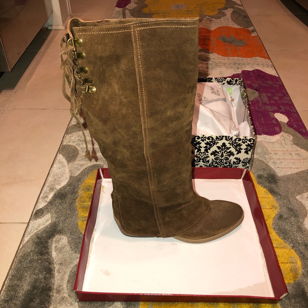 Naughty Monkey Suede brown boots